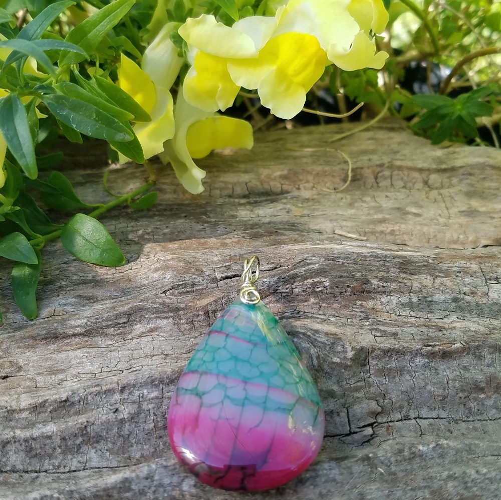 Dragon vein agate handmade wire wrap necklace.
